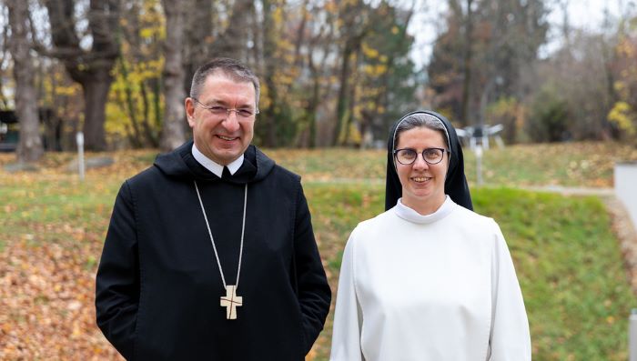 Führungsduo der Österreichischen Ordenskonferenz: Erzabt Korbinian Birnbacher und Priorin Franziska Madl gehen im Kathpress-Interview auf aktuelle Themen und Zukunftsentwicklungen ein.